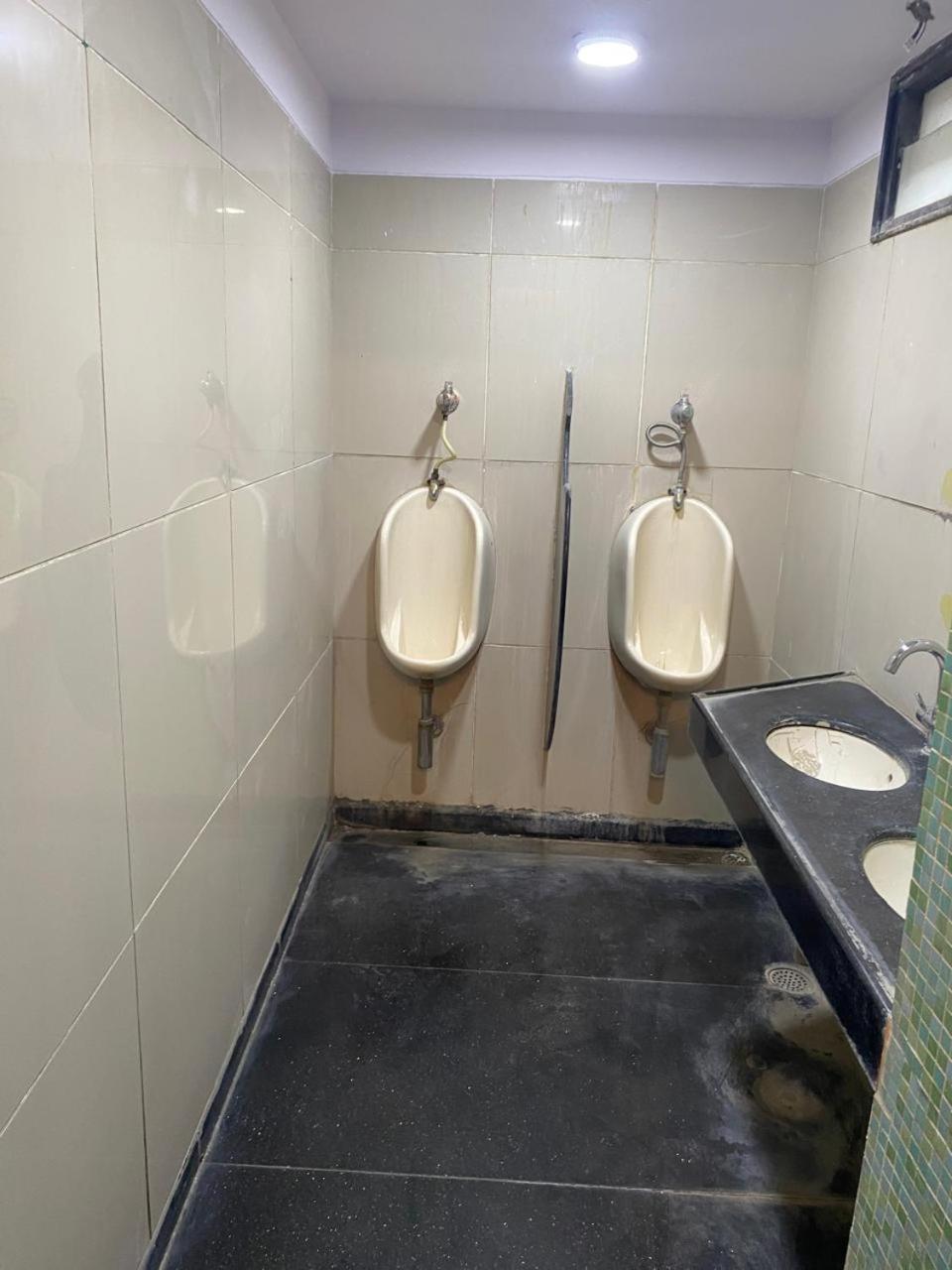 נאגפור Hotel Skylark מראה חיצוני תמונה