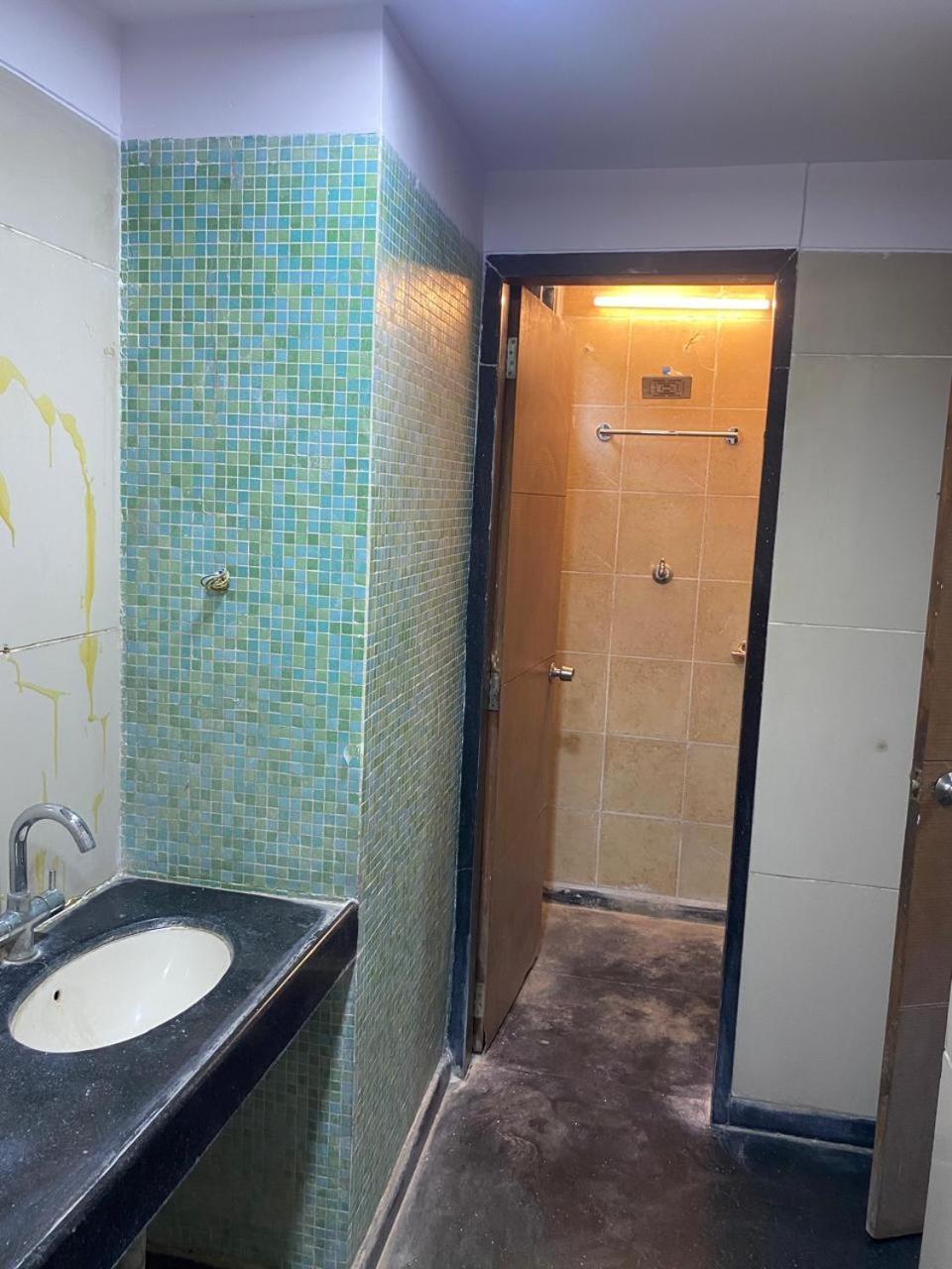 נאגפור Hotel Skylark מראה חיצוני תמונה