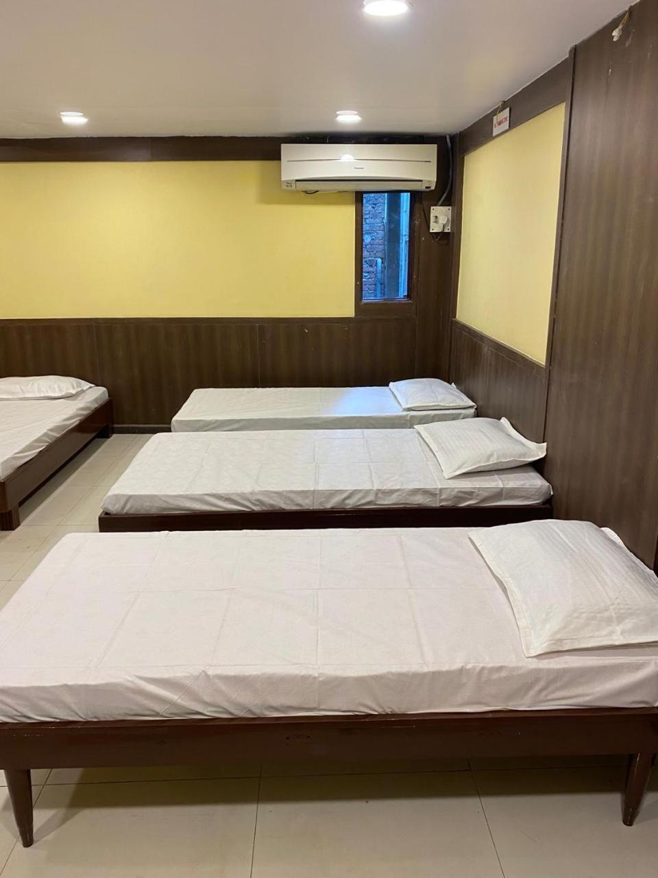 נאגפור Hotel Skylark מראה חיצוני תמונה