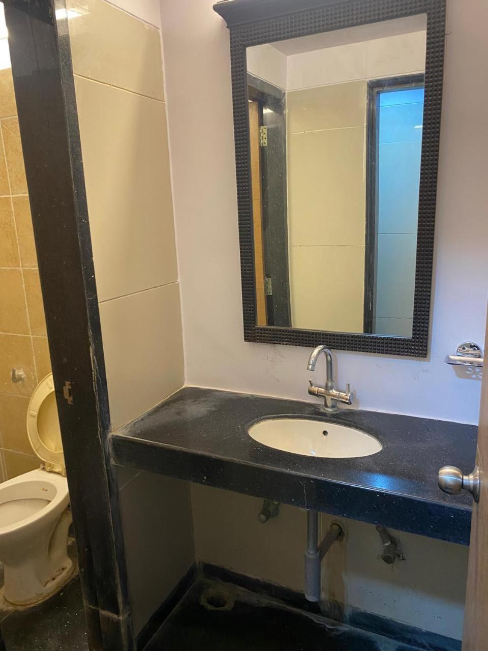 נאגפור Hotel Skylark מראה חיצוני תמונה